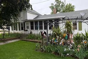 105 Jefferson St, Portage, WI 53901 - Photo 1