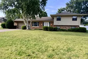 874 E Petunia Ln, Beloit, WI 53511 - Photo 1