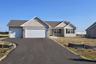 1051 E Birchwood Dr, Beloit, WI 53511 - Photo 1