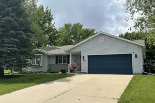 140 Anna Cir, Columbus, WI 53925 - Photo 1