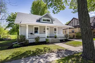 324 W Edgewater St, Portage, WI 53901 - Photo 1