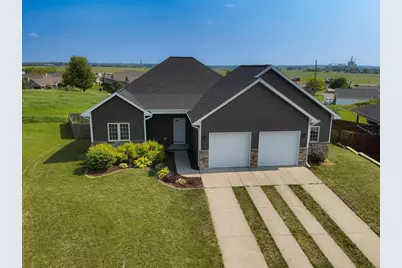 28 Braeburn Way, Janesville, WI 53536 - Photo 1