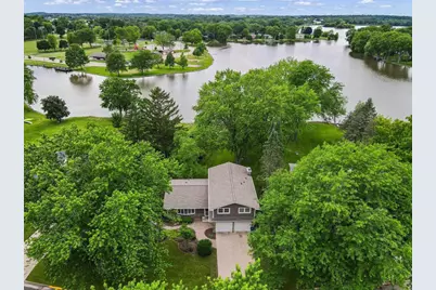 521 Maunesha Drive, Marshall, WI 53559 - Photo 1