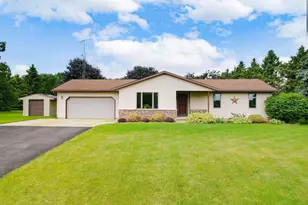 N821 Lake View Dr, Reeseville, WI 53579 - Photo 1