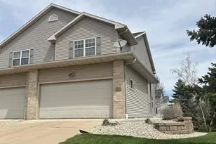 555 Kelvington Dr, Sun Prairie, WI 53590 - Photo 1