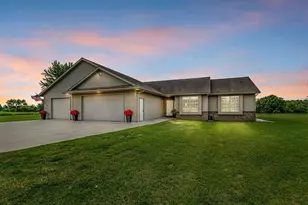 W4293 Old Green Lake Rd, Princeton, WI 54968 - Photo 1