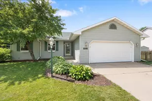 898 Foxglove Dr, Sun Prairie, WI 53590 - Photo 1