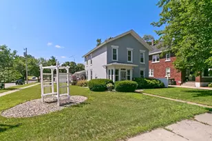 304 W Emmett St, Portage, WI 53901 - Photo 1