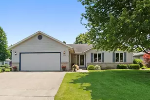 4338 E Fieldcrest Dr, Janesville, WI 53546 - Photo 1