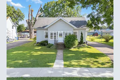 221 Linn Street, Baraboo, WI 53913 - Photo 1