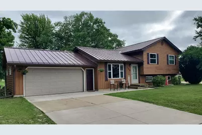 705 E Brownell Street, Tomah, WI 54660 - Photo 1