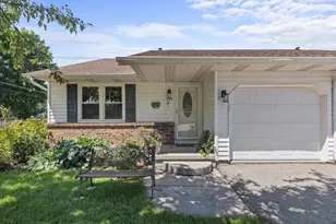 204 Jefferson St, Beaver Dam, WI 53916 - Photo 1