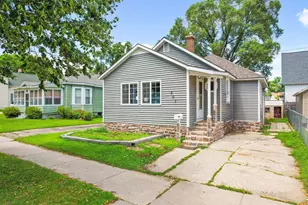 207 W Burns St, Portage, WI 53901 - Photo 1