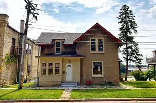 204 Wisconsin Dr, Jefferson, WI 53549 - Photo 1