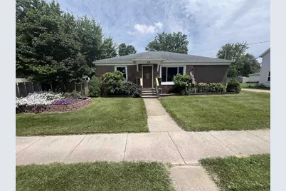 106 Washington Street, Pardeeville, WI 53954 - Photo 1