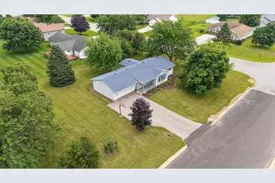 3207 S Flack Road, Beloit, WI 53511 - Photo 1