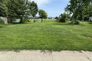 632 W Delavan Dr, Janesville, WI 53546 - Photo 1