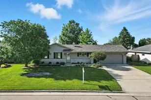 4018 Beacon Hill Dr, Janesville, WI 53546 - Photo 1