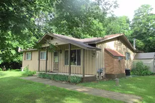 255 4th St, Montello, WI 53949 - Photo 1