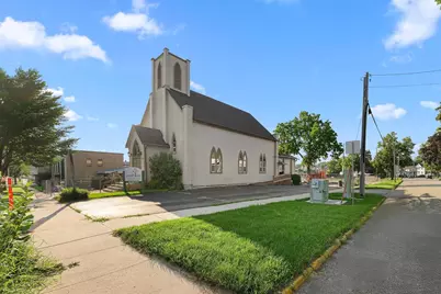 130 E Maple Avenue, Beaver Dam, WI 53916 - Photo 1