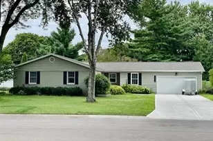 2315 Navajo Ct, Janesville, WI 53545 - Photo 1