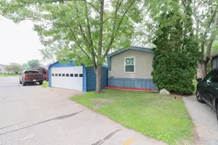 203 Edwards Dr, Onalaska, WI 54650 - Photo 1