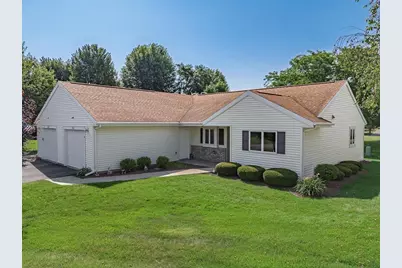 521 Meadowbrook Court, Marshall, WI 53559 - Photo 1