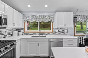 405 Sunset Dr, DeForest, WI 53532 - Photo 1