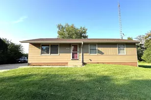 217 W 22nd St Ct, Monroe, WI 53566 - Photo 1