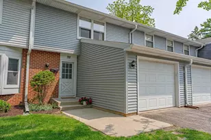 32 Whitcomb Cir, Madison, WI 53711 - Photo 1