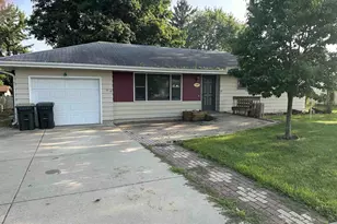 139 E Klubertanz Dr, Sun Prairie, WI 53590 - Photo 1