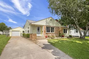 1517 E Memorial Dr, Janesville, WI 53545 - Photo 1