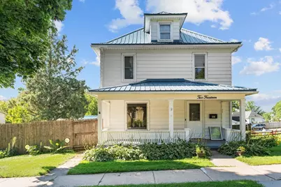 214 11th Street, Baraboo, WI 53913 - Photo 1