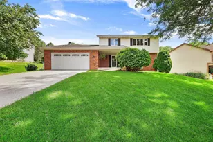 9 Newport Cir, Madison, WI 53719 - Photo 1