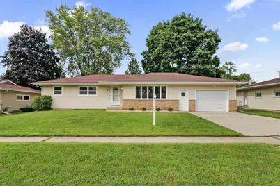 211 6th Street, Waunakee, WI 53597 - Photo 1