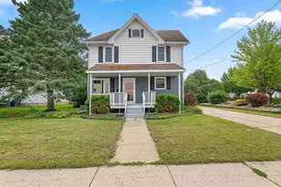 326 S High St, Randolph, WI 53956 - Photo 1