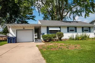 1226 S Oakhill Ave, Janesville, WI 53546 - Photo 1