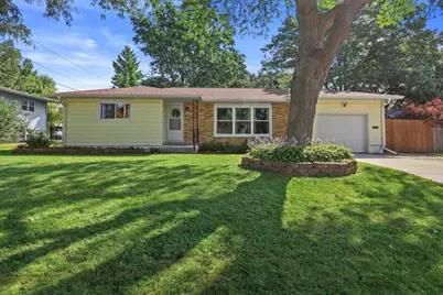 909 Taft Street, Sun Prairie, WI 53590 - Photo 1