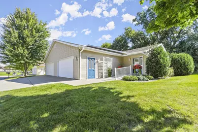 1714 Hillcrest Drive #1714, Baraboo, WI 53913 - Photo 1