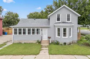 401 W Burns St, Portage, WI 53901 - Photo 1