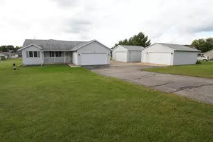 4549 N Katherine Dr, Janesville, WI 53548 - Photo 1