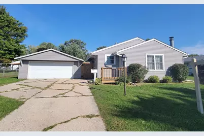2213 S Walnut Street, Janesville, WI 53546 - Photo 1