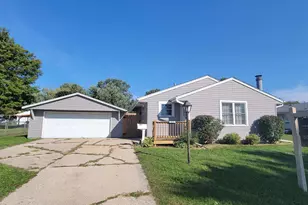 2213 S Walnut St, Janesville, WI 53546 - Photo 1