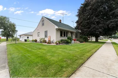 501 Pleasant Avenue, Waupun, WI 53963 - Photo 1