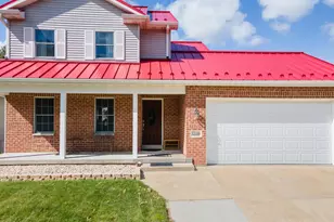 5330 Valley Edge Dr, Madison, WI 53704 - Photo 1