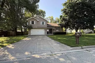 906 Vicki Dr, Tomah, WI 54660 - Photo 1