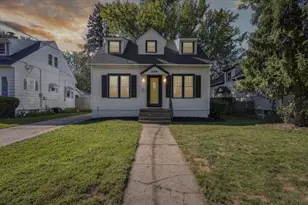 806 Blaine Ave, Janesville, WI 53545 - Photo 1