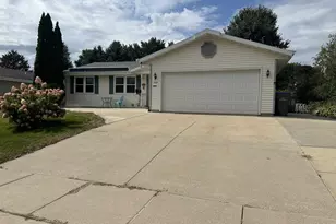 1404 Oak St, Watertown, WI 53098 - Photo 1