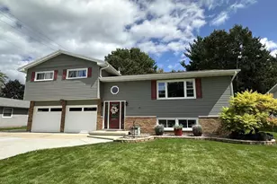 25 Campus Ln, Janesville, WI 53545 - Photo 1