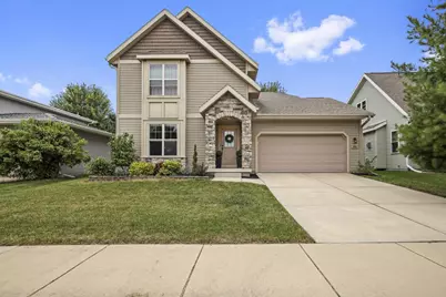 350 S Goldenrod Drive, Sun Prairie, WI 53590 - Photo 1